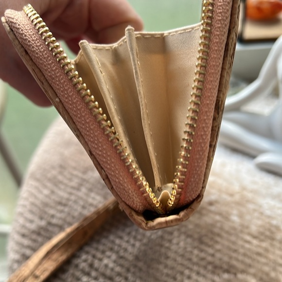 Womens cork like wallet.. nwot - Picture 7 of 8